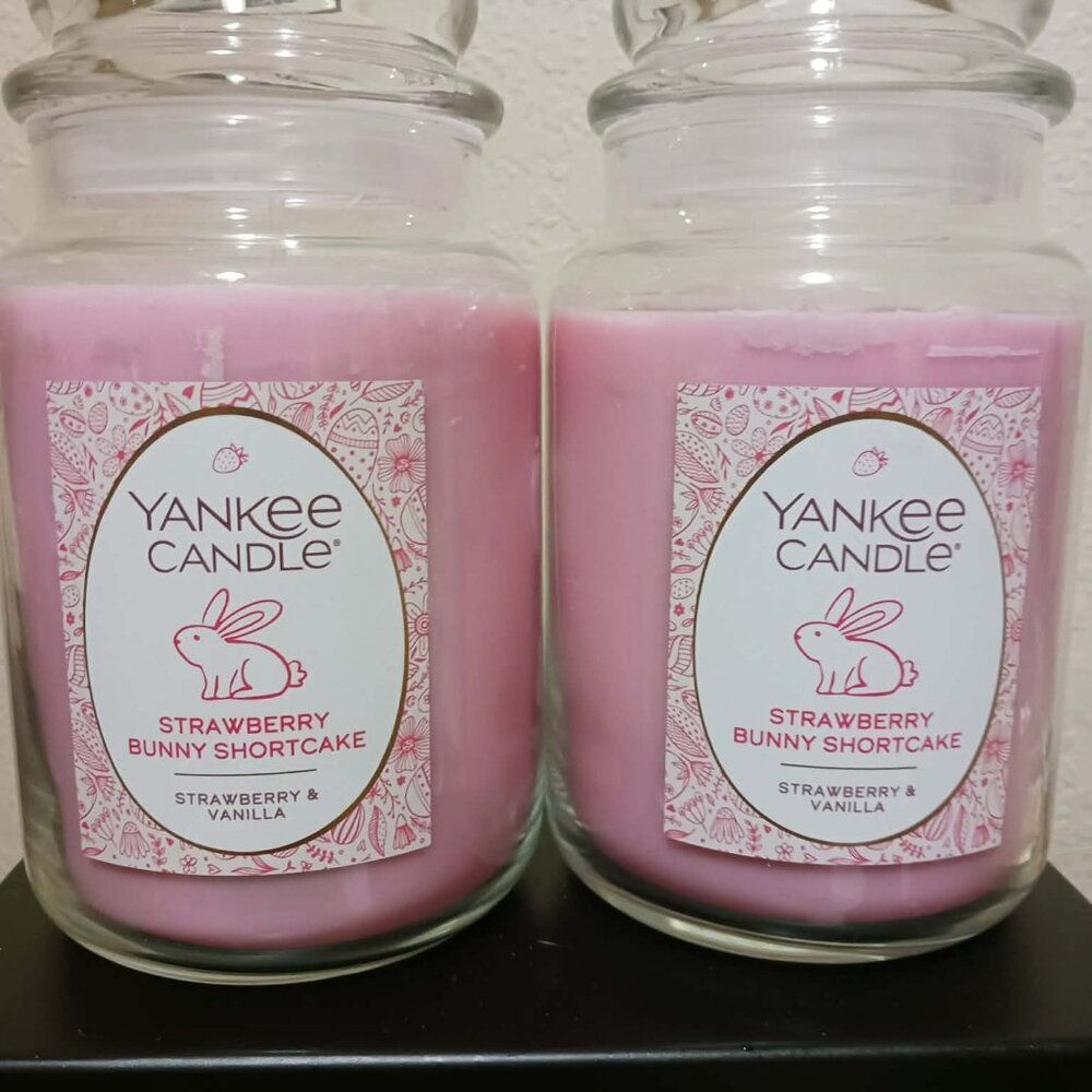 Yankee Candle Strawberry Bunny Shortcake Original Jar Candles 22oz Lot of 2 Jars